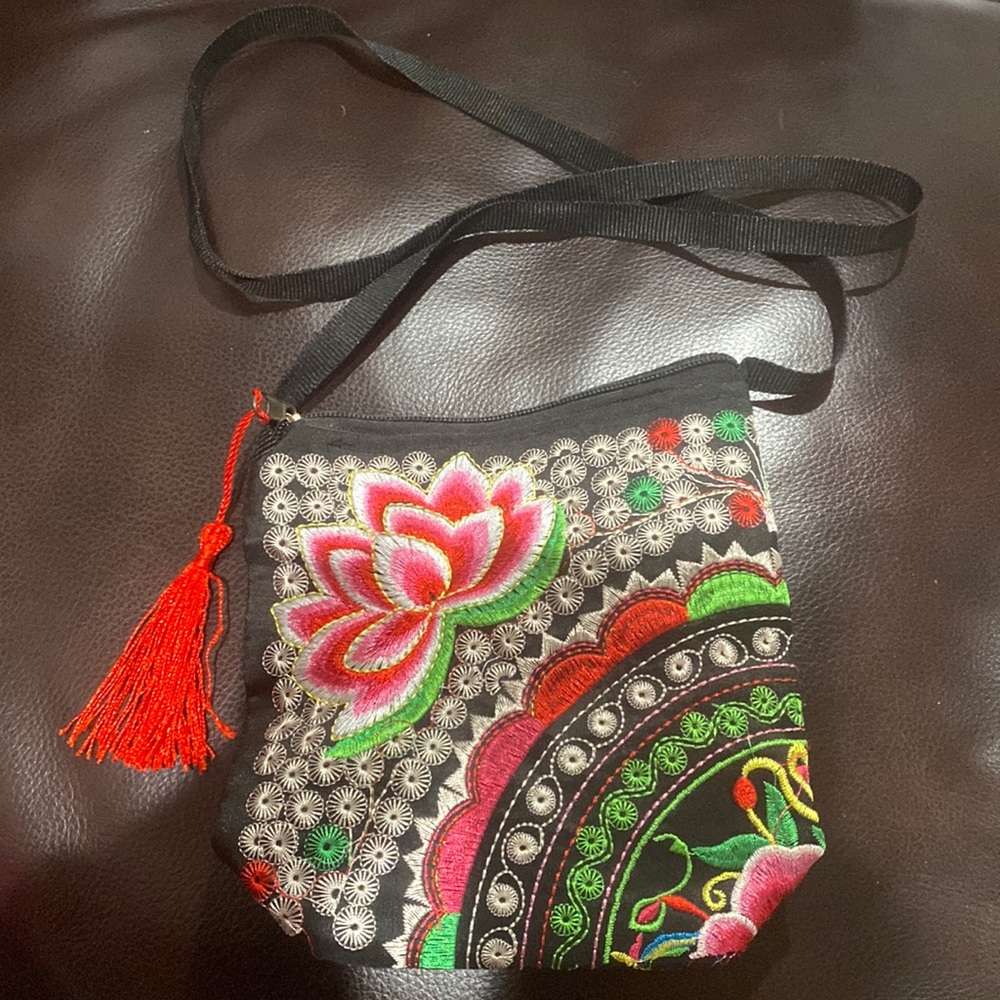 Girls crossbody Embroidered bag from Mexico